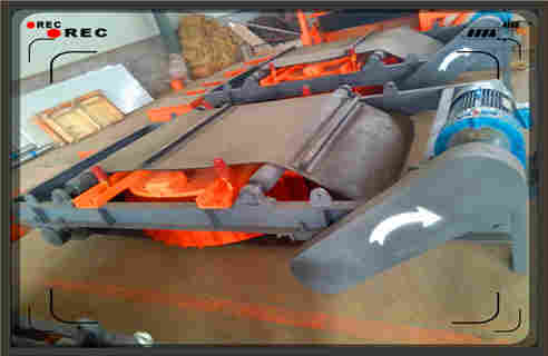 自卸式電磁除鐵器，山東RCDD-12自卸式電磁除鐵器安裝視頻國(guó)家標(biāo)準(zhǔn)_山東RCDD-12自卸式電磁除鐵器安裝視頻廠(chǎng)家配件_型號(hào)及工作視頻