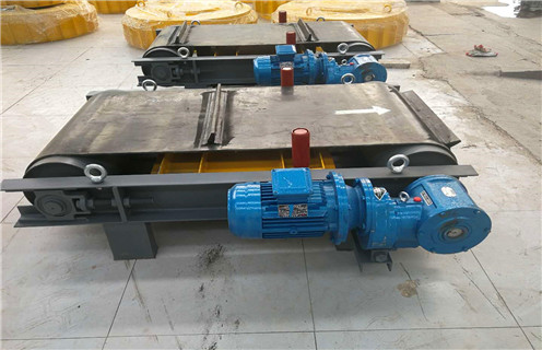 帶式永磁自卸式除鐵器，帶式永磁自卸式除鐵器知識參數(shù)_內(nèi)部磁塊安裝方法_帶式永磁自卸式除鐵器型號價(jià)格